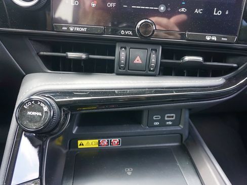 Used 2025 Lexus NX 250 FWD w/ Cold Area Package image 14