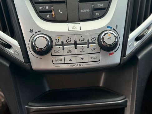 Used 2017 GMC Terrain SLE FWD image 25