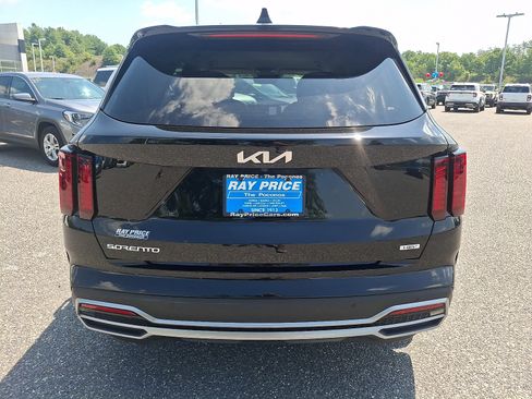 Used 2023 Kia Sorento EX AWD/4WD image 6