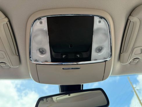 Used 2017 Chrysler 300 Limited image 30