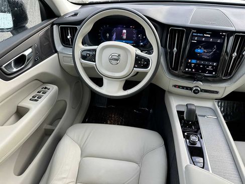 Used 2025 Volvo XC60 B5 Plus w/ Protection Package Premier image 17