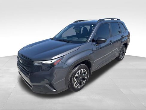 Used 2025 Subaru Forester w/ Convenience Package #2 AWD/4WD image 3