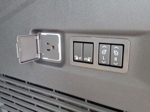 New 2026 GMC Yukon XL Denali w/ LPO, Floor Liner Package AWD/4WD image 15