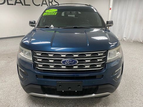 Used 2017 Ford Explorer XLT w/ Equipment Group 202A image 2