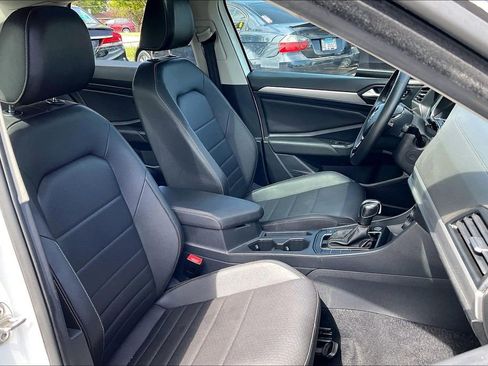 Used 2021 Volkswagen Jetta SE FWD image 7