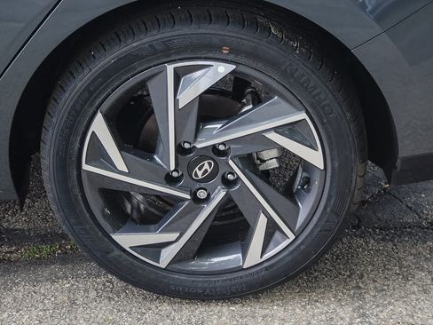 New 2025 Hyundai Elantra Sport image 5