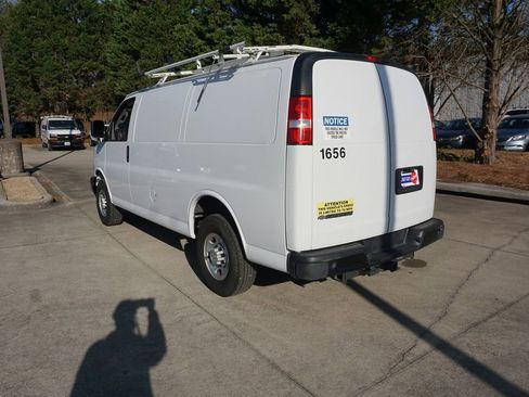 Used 2022 Chevrolet Express 2500 w/ Driver Convenience Package image 15