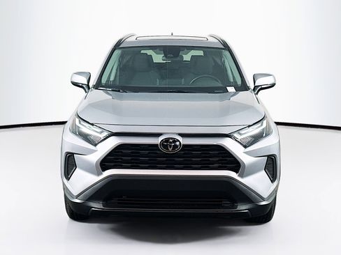 Used 2025 Toyota RAV4 XLE w/ Convenience Package image 2