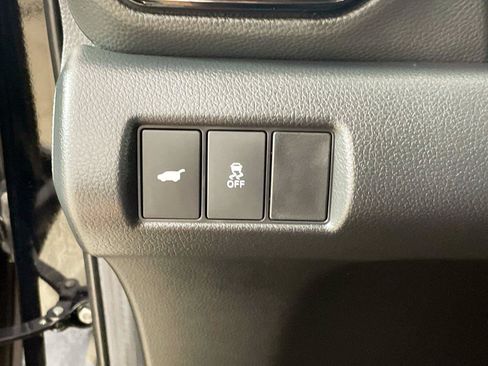 Used 2025 Honda Pilot Touring image 14