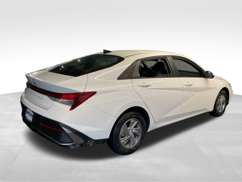 New 2026 Hyundai Elantra SE w/ Cargo Package FWD image 3