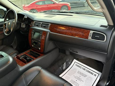 Used 2010 Chevrolet Suburban LTZ image 23