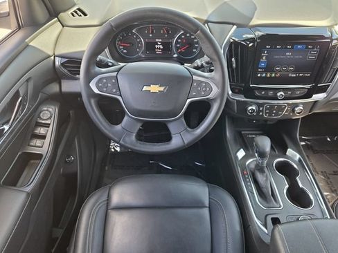 Used 2023 Chevrolet Traverse LT FWD image 13