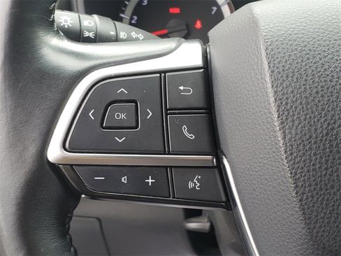 Used 2021 Toyota Highlander LE image 20