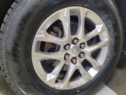 Used 2020 Chevrolet Traverse LS w/ LPO, Floor Liner Package FWD image 31