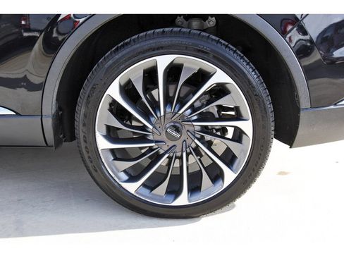 Used 2025 Lincoln Aviator Reserve w/ Equipment Group 201A AWD/4WD image 39