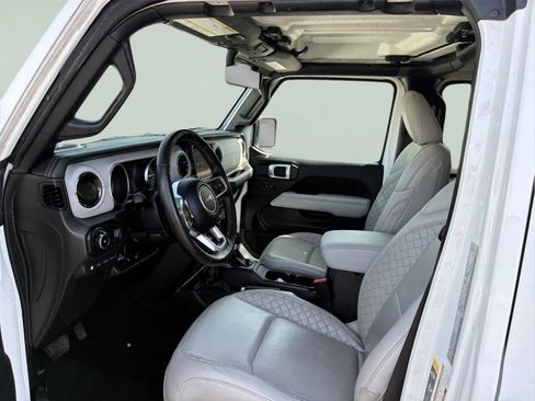 Used 2023 Jeep Wrangler Unlimited Sahara AWD/4WD image 15