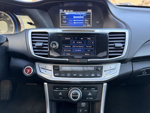 Used 2015 Honda Accord Touring image 19