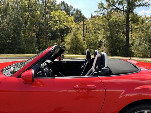 Used 2007 MAZDA MX-5 Miata Touring image 17