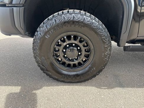 Used 2025 GMC Sierra 2500 AT4X w/ AT4X AEV Edition image 27