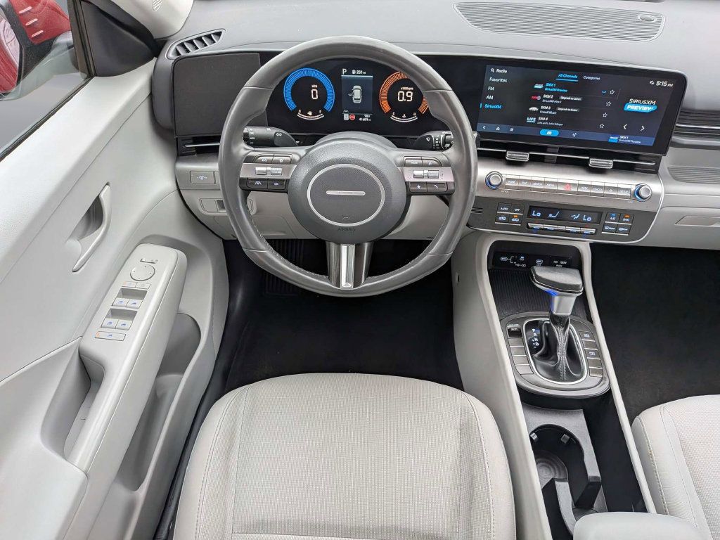 Used 2025 Hyundai Kona SEL FWD image 21