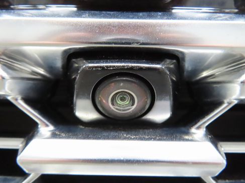 Used 2021 GMC Yukon XL Denali w/ Denali Premium Package image 43