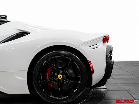 Used 2022 Ferrari SF90 Stradale image 18