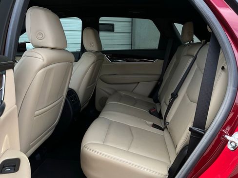 Used 2018 Cadillac XT5 Luxury w/ Driver Awareness Package image 12