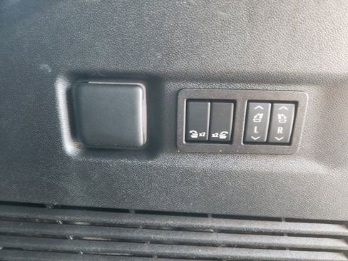 Used 2025 Chevrolet Suburban RST w/ Comfort Package image 35