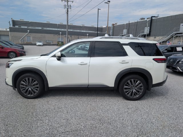Used 2024 Nissan Pathfinder SL w/ SL Premium Package AWD/4WD image 2