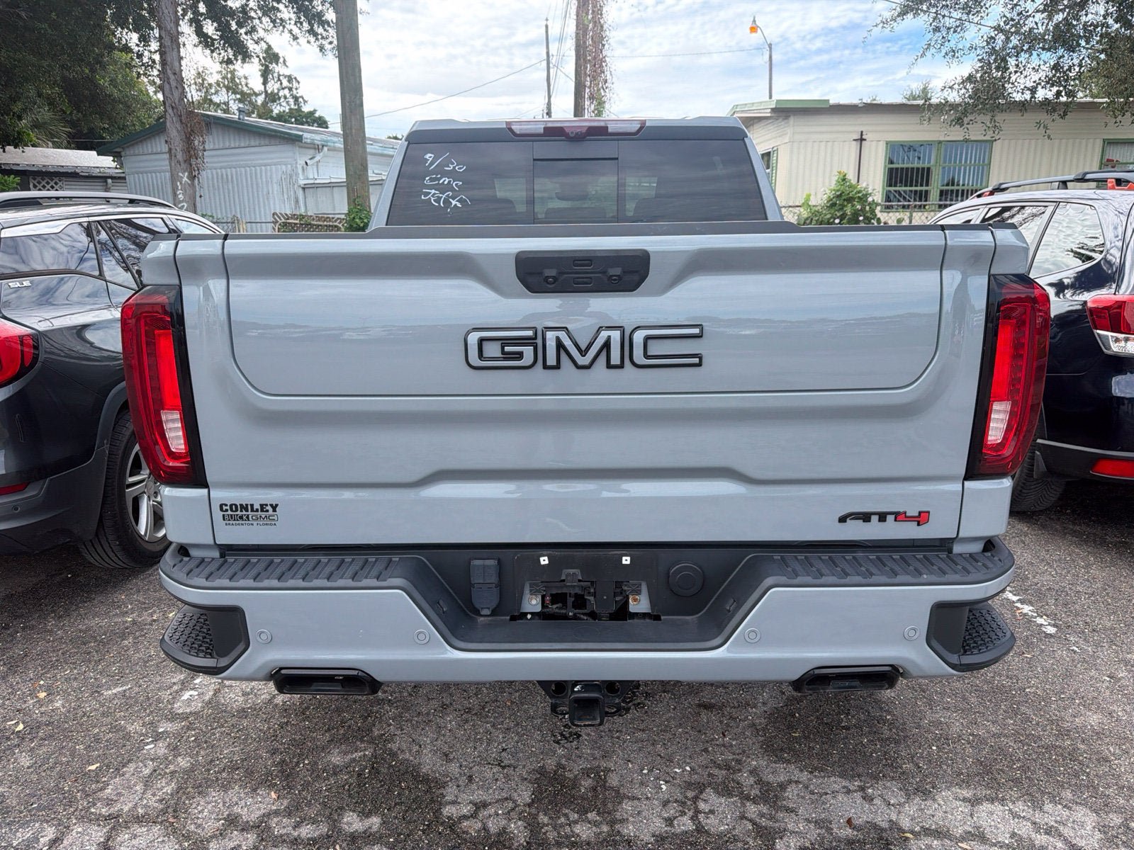 Certified 2024 GMC Sierra 1500 AT4 w/ Technology Package AWD/4WD image 9