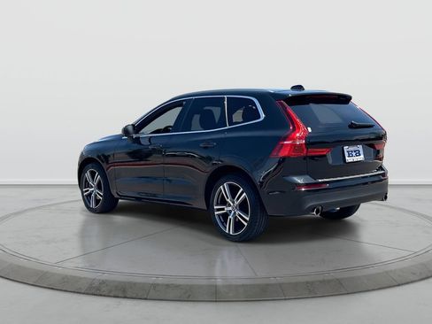 Used 2020 Volvo XC60 T5 Momentum w/ Protection Package Premier FWD image 6