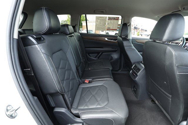 Used 2025 Volkswagen Atlas SE AWD/4WD image 27