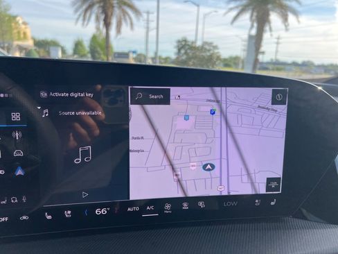 Used 2025 Audi SQ5 Prestige image 12