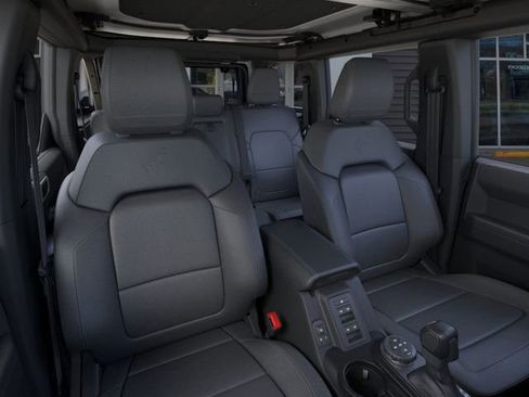 New 2025 Ford Bronco Badlands image 10