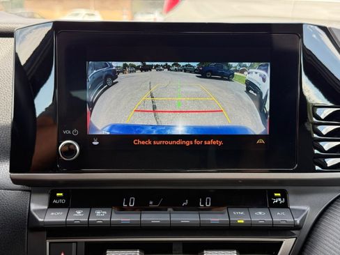 Used 2025 Toyota Camry SE FWD image 13