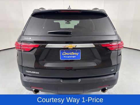 Used 2023 Chevrolet Traverse LT FWD image 9