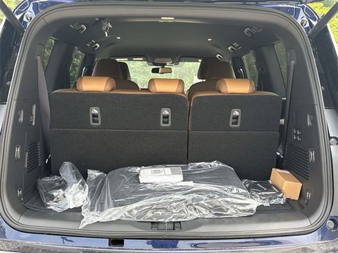 New 2025 Nissan Armada SL w/ Captain's Chari Seat Package image 26