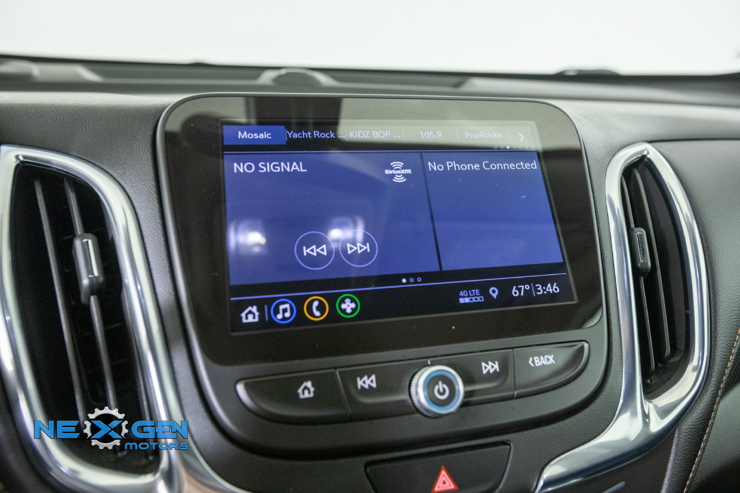 Used 2021 Chevrolet Equinox Premier AWD/4WD image 21