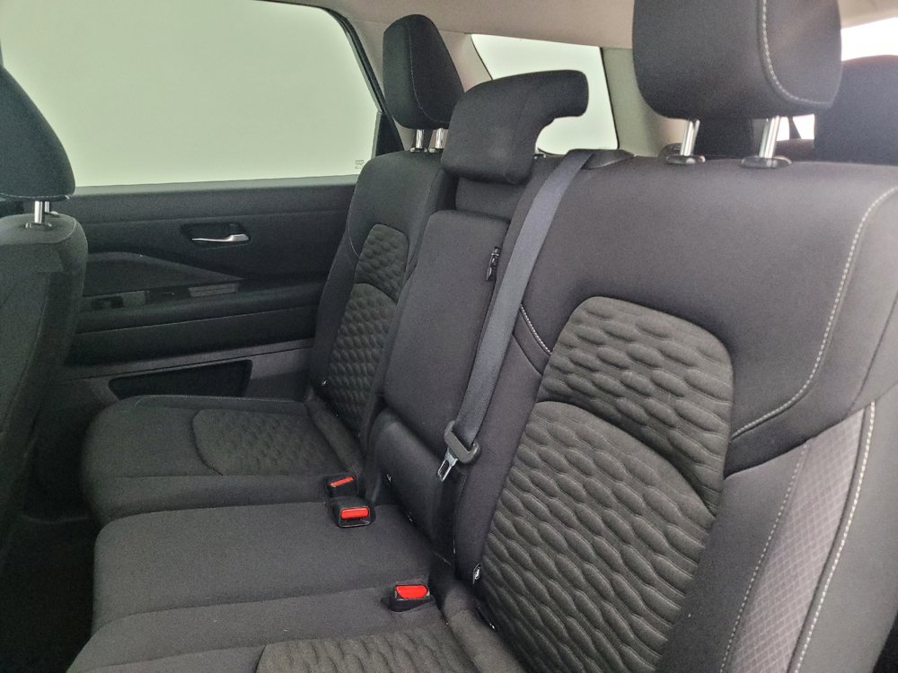 Used 2022 Nissan Pathfinder SV FWD image 18