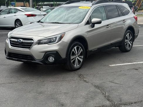 Used 2019 Subaru Outback 2.5i Limited w/ Protection Package #1 AWD/4WD image 6
