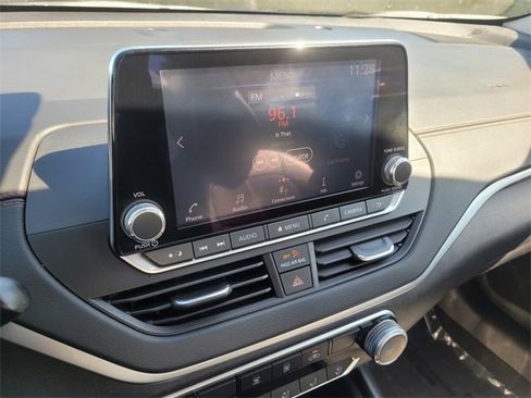 Used 2022 Nissan Altima 2.5 SR image 14