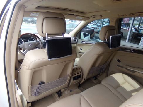 Used 2012 Mercedes-Benz GL 450 4MATIC image 12