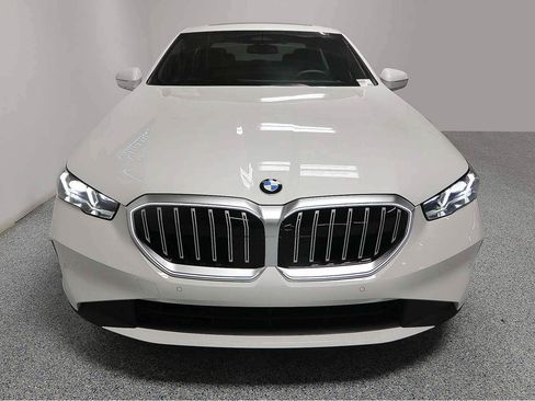 Used 2026 BMW 530i w/ Premium Package RWD image 2