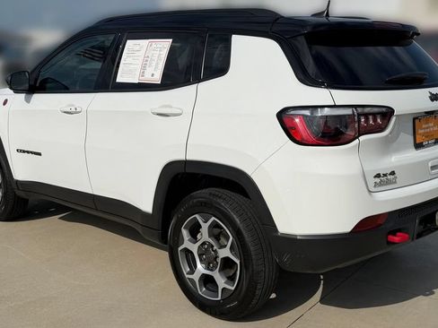 Used 2022 Jeep Compass Trailhawk w/ Trailhawk Convenience Group AWD/4WD image 3