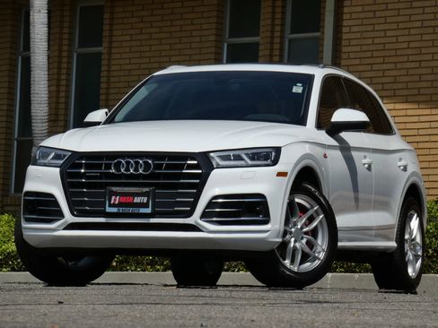 Used 2020 Audi Q5 e Premium Plus image 2