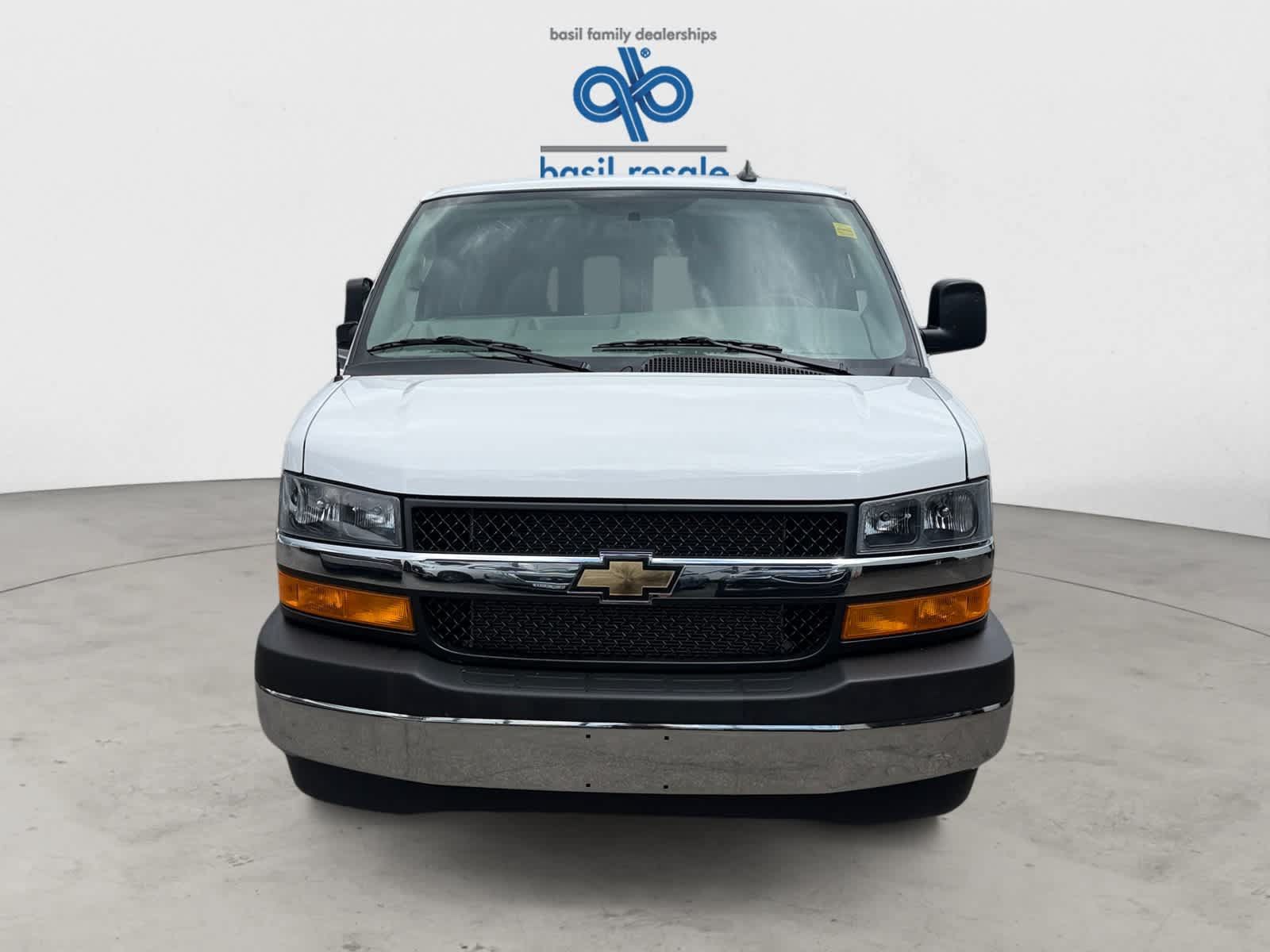 Used 2025 Chevrolet Express 2500 w/ Driver Convenience Package RWD image 9