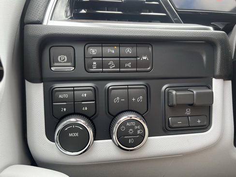 New 2026 Chevrolet Suburban Premier w/ Sun And Tow Package image 28