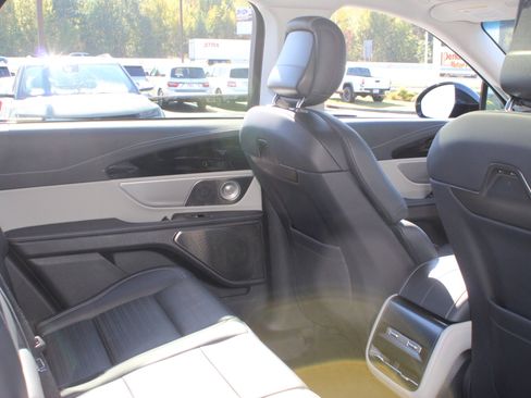 Used 2024 Lincoln Nautilus Reserve w/ Equipment Group 203A image 32