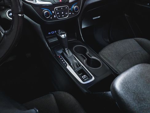 Used 2019 Chevrolet Equinox LT w/ Sun & Navigation Package FWD image 31