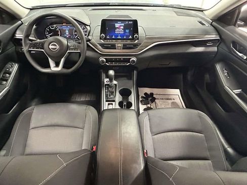 Used 2025 Nissan Altima 2.5 SV image 9